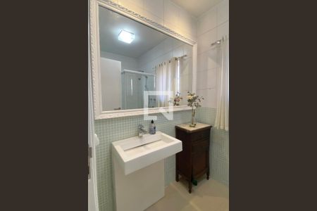 Casa de condomínio à venda com 450m², 4 quartos e 4 vagasBanheiro da Suíte 4