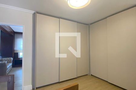 Casa de condomínio à venda com 450m², 4 quartos e 4 vagasCorredor