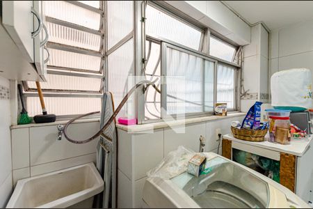 Apartamento à venda com 180m², 3 quartos e 1 vagaÁrea de Serviço