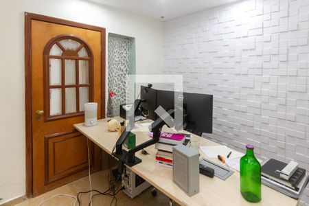 Casa à venda com 140m², 2 quartos e 1 vagaEscritório