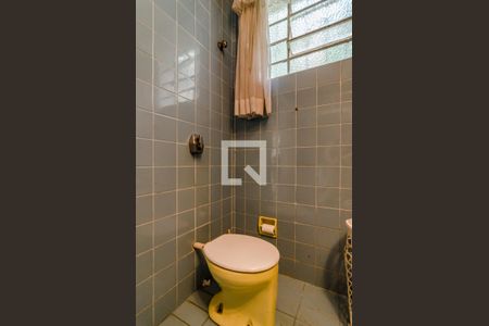 Casa à venda com 320m², 4 quartos e 5 vagas Casa à venda com 320m², 4 quartos e 5 vagasBanheiro da suíte 2