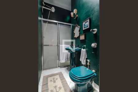 Casa à venda com 320m², 4 quartos e 5 vagas Casa à venda com 320m², 4 quartos e 5 vagasBanheiro