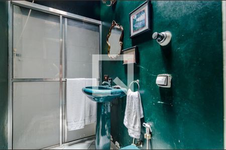 Casa à venda com 320m², 4 quartos e 5 vagas Casa à venda com 320m², 4 quartos e 5 vagasBanheiro