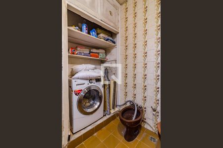 Casa à venda com 320m², 4 quartos e 5 vagas Casa à venda com 320m², 4 quartos e 5 vagasBanheiro da suíte 1