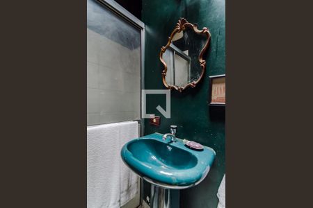 Casa à venda com 320m², 4 quartos e 5 vagas Casa à venda com 320m², 4 quartos e 5 vagasBanheiro