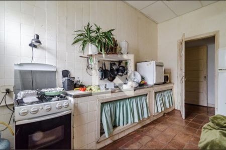 Casa à venda com 320m², 4 quartos e 5 vagas Casa à venda com 320m², 4 quartos e 5 vagasCozinha