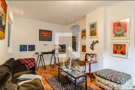 Casa à venda com 320m², 4 quartos e 5 vagas Casa à venda com 320m², 4 quartos e 5 vagasEscritório