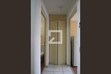 Corredor de apartamento para alugar com 1 quarto, 38m² em Vila Itapura, Campinas