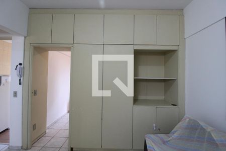 Sala de apartamento para alugar com 1 quarto, 38m² em Vila Itapura, Campinas