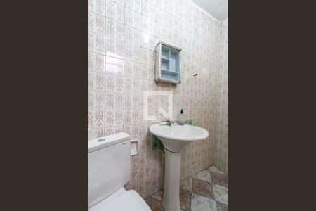 Casa à venda com 134m², 2 quartos e 2 vagasBanheiro da Suíte Edícula 2