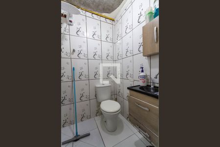 Casa à venda com 134m², 2 quartos e 2 vagasBanheiro da Edícula 1