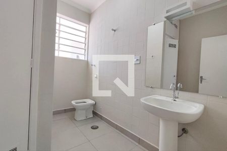 Casa para alugar com 355m², 4 quartos e 6 vagasBanheiro Social