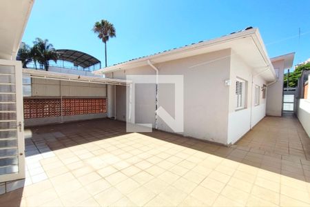 Casa para alugar com 355m², 4 quartos e 6 vagasQuintal Fundo 