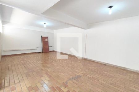 Casa para alugar com 355m², 4 quartos e 6 vagasSalão 