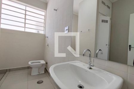 Casa para alugar com 355m², 4 quartos e 6 vagasBanheiro Social