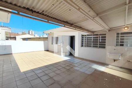 Casa para alugar com 355m², 4 quartos e 6 vagasQuintal fundo 