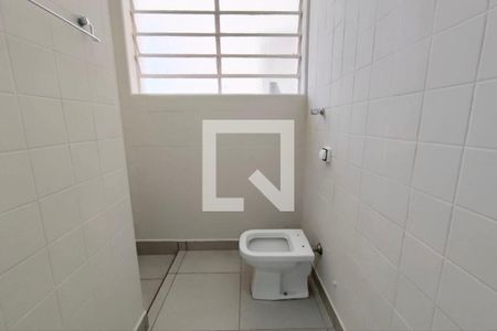 Casa para alugar com 355m², 4 quartos e 6 vagasBanheiro Social