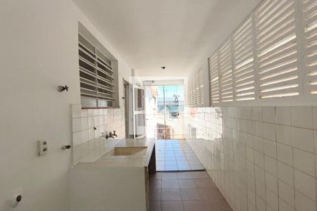 Casa para alugar com 355m², 4 quartos e 6 vagasÁrea de Serviço