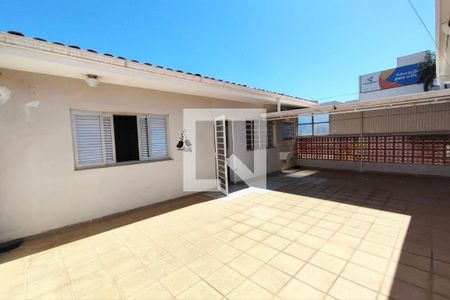 Casa para alugar com 355m², 4 quartos e 6 vagasQuintal Fundo