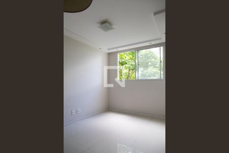 Sala de apartamento para alugar com 3 quartos, 51m² em Vargem Pequena, Rio de Janeiro