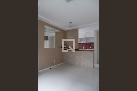 Sala de apartamento para alugar com 3 quartos, 51m² em Vargem Pequena, Rio de Janeiro