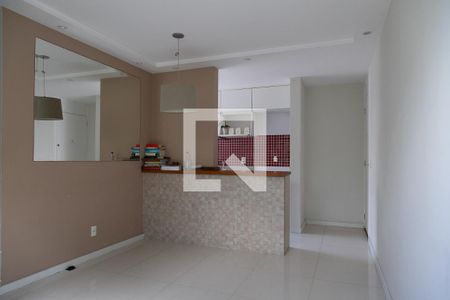 Sala de apartamento para alugar com 3 quartos, 51m² em Vargem Pequena, Rio de Janeiro