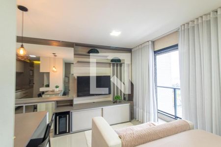 Sala/Quarto de apartamento para alugar com 1 quarto, 45m² em Novo Mundo, Curitiba