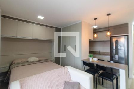 Sala/Quarto de apartamento para alugar com 1 quarto, 45m² em Novo Mundo, Curitiba