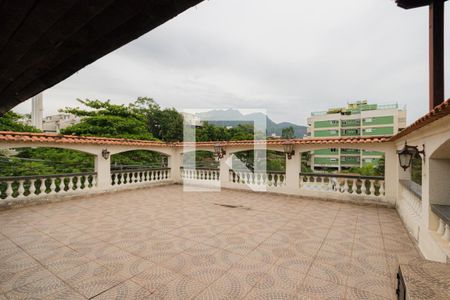 Casa à venda com 540m², 5 quartos e 3 vagasTerraço