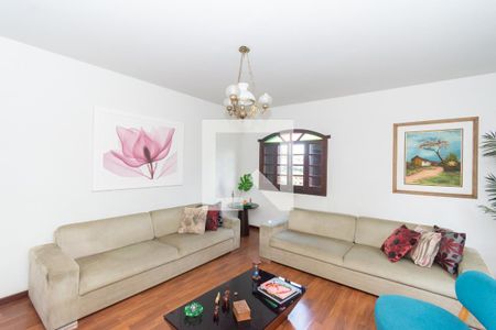 Sala de casa à venda com 4 quartos, 486m² em Califórnia, Belo Horizonte