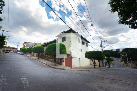 Casa à venda com 486m², 4 quartos e 4 vagasFachada