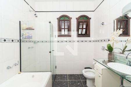 Casa à venda com 486m², 4 quartos e 4 vagasBanheiro Social