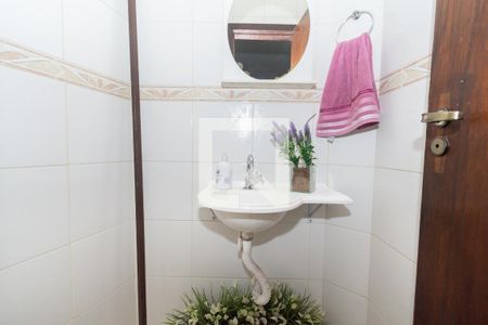 Casa à venda com 486m², 4 quartos e 4 vagasBanheiro Social 2