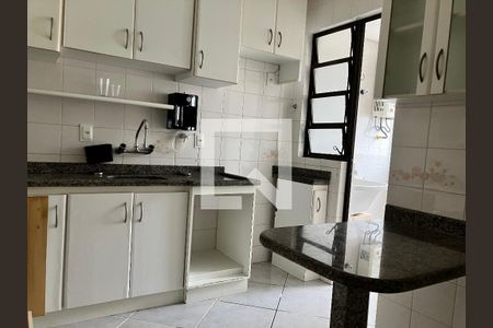 Cozinha de apartamento para alugar com 2 quartos, 68m² em Centro, Florianópolis