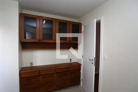 Apartamento para alugar com 204m², 3 quartos e 2 vagascopa