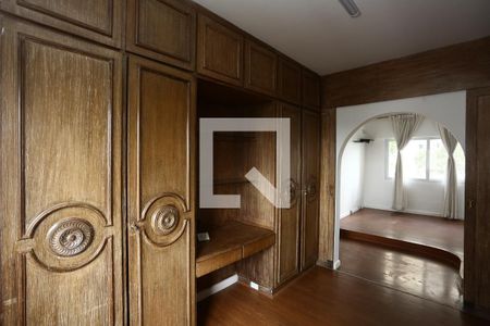 Apartamento para alugar com 204m², 3 quartos e 2 vagasCloset da suíte