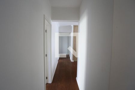 corredor de apartamento para alugar com 3 quartos, 204m² em Vila Suzana, São Paulo