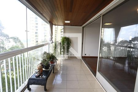 Varanda da Sala de apartamento para alugar com 3 quartos, 204m² em Vila Suzana, São Paulo