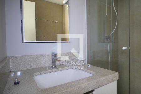 Banheiro de kitnet/studio para alugar com 1 quarto, 41m² em Floresta, Porto Alegre