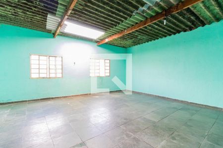 Casa para alugar com 100m², 2 quartos e 2 vagasSalão
