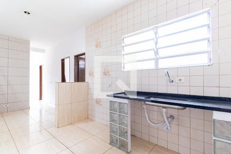 Casa para alugar com 100m², 2 quartos e 2 vagasCozinha