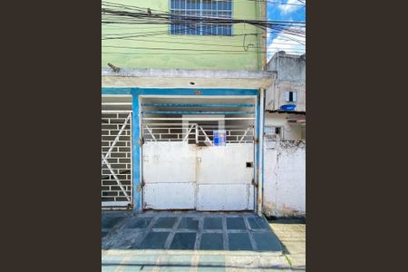 Casa para alugar com 100m², 2 quartos e 2 vagasFachada