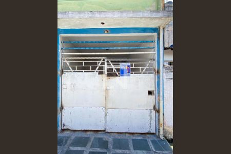 Casa para alugar com 100m², 2 quartos e 2 vagasFachada