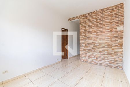 Casa para alugar com 100m², 2 quartos e 2 vagasSala