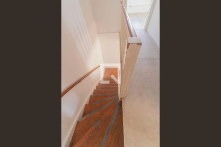 Casa à venda com 500m², 3 quartos e 4 vagasEscada