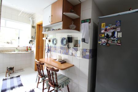 Apartamento à venda com 101m², 3 quartos e 2 vagasCozinha
