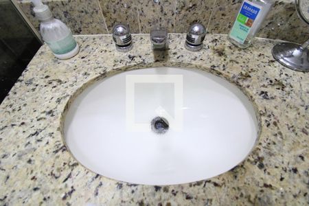 Apartamento à venda com 101m², 3 quartos e 2 vagasBanheiro da Suíte 01