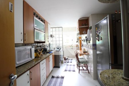 Apartamento à venda com 101m², 3 quartos e 2 vagasCozinha