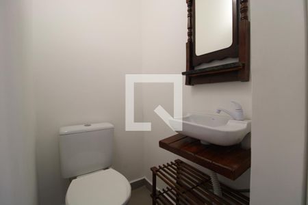 Lavabo de casa para alugar com 2 quartos, 110m² em Jardim Alzira, São Paulo