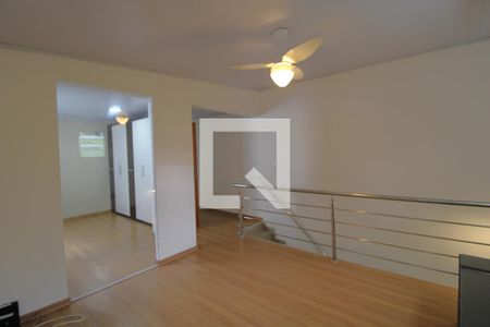 Sala de casa para alugar com 2 quartos, 110m² em Jardim Alzira, São Paulo